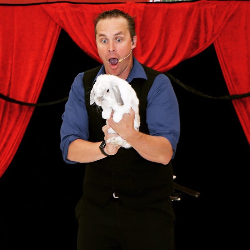 Party Magician & Magic Shows In Phoenix AZ - Magic By Robbie